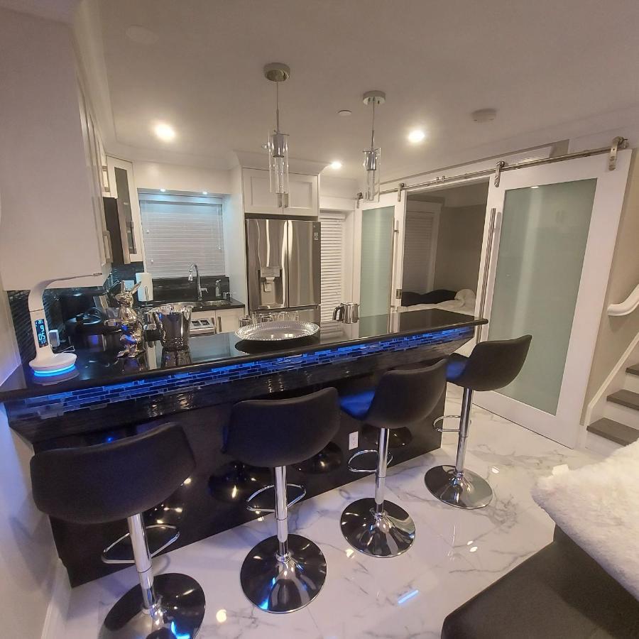 Ferienwohnung Beautiful Bright 3 Bed Townhouse Vancouver Exterior foto