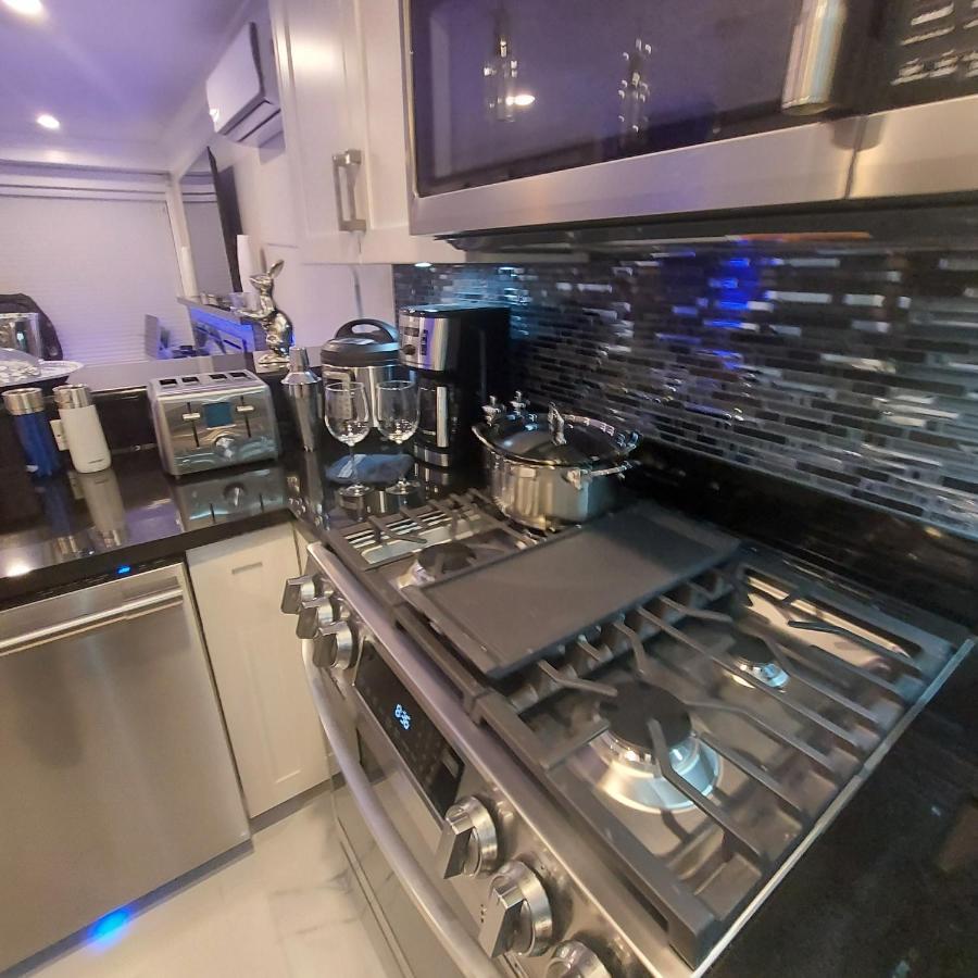 Ferienwohnung Beautiful Bright 3 Bed Townhouse Vancouver Exterior foto